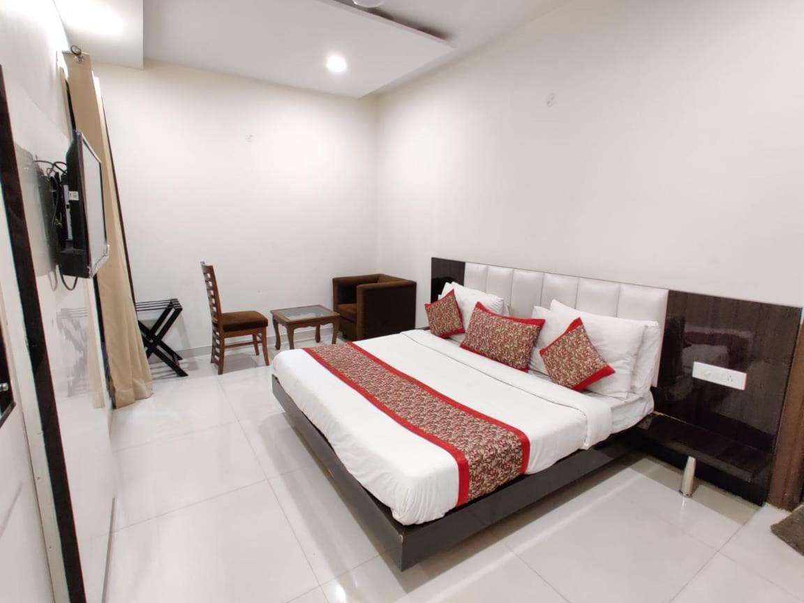 Hotel Super Collection O Amritsar Near Railway Station Exterior foto